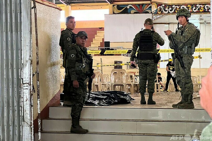 比ミンダナオ島で爆発、4人死亡 大統領は「外国テロリスト」非難