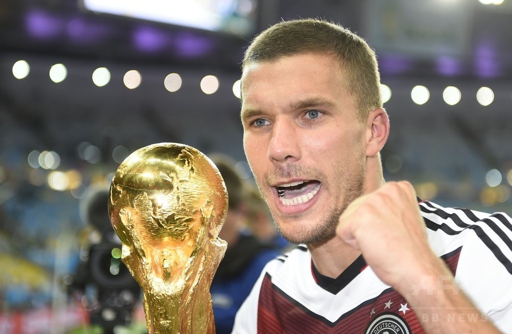 ポドルスキーがドイツ代表を引退、通算129試合で48得点を記録 写真1枚
