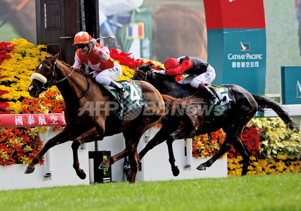 香港プログラム2007年騎手招待＆香港国際競走（サイン入り）、騎手カード＆ガイド 香港ヴァーズ2007 ドクターディーノが優勝 写真6枚 国際ニュース