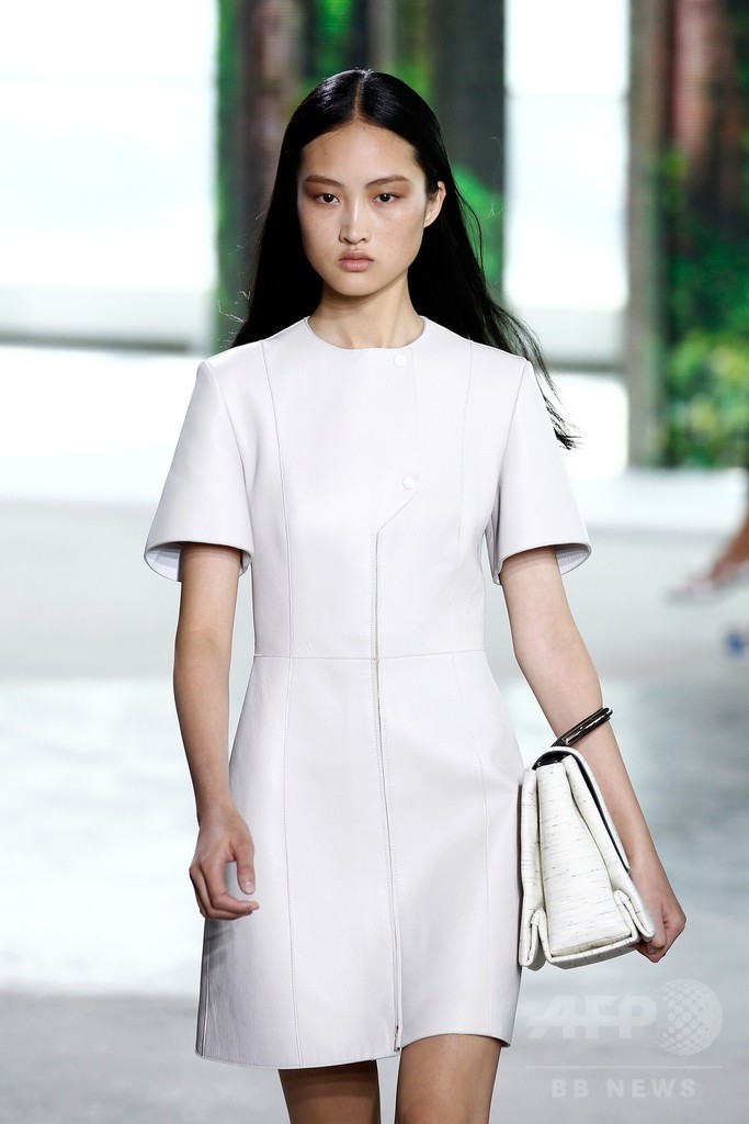 マスキュリンなシャツドレスに注目、「ボス」15年春夏