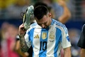 サッカーコパ・アメリカ決勝、アルゼンチン対コロンビア。負傷により交代でピッチを後にするアルゼンチンのリオネル・メッシ（2024年7月14日撮影）。(c)JUAN MABROMATA/ AFP