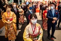 東京証券取引所で行われた新年恒例の「大発会」に出席した関係者（2023年1月4日撮影）。(c)Philip FONG / AFP