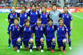 女子サッカーW杯ドイツ大会（FIFA Women&apos;s World Cup 2011）は17日、フランクフルト（Frankfurt）で決勝が行われ、日本は2度の劣勢を跳ね返し、2-2の末に迎えたPK戦で米国を3-1で下して初優勝を飾った。

試合前の写真撮影に臨む日本代表（2011年7月17日撮影）。(c)AFP/JOHANNES EISELE