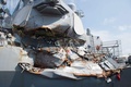 横須賀基地の乾ドックに入った米海軍のイージス駆逐艦「フィッツジェラルド」。米海軍提供（2017年7月１3日撮影。8月18日提供）。(c)AFP/US NAVY/Christian SENYK