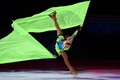 ソチ冬季五輪、フィギュアスケート・エキシビションの演技に臨むアデリナ・ソトニコワ（Adelina Sotnikova、2014年2月22日撮影）。(c)AFP/JOHN MACDOUGALL
