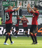 12-13ドイツ・ブンデスリーガ1部は20日、第8節の試合が各地で行われ、フランクフルト（Eintracht Frankfurt）は3-1でハノーバー96（Hannover 96）に勝利した。

前半18分にセバスティアン・ ユング（Sebastian Jung、奥右）が挙げたチームの2得点目を喜ぶフランクフルトの選手（2012年10月20日撮影）。(c)AFP/DANIEL ROLAND