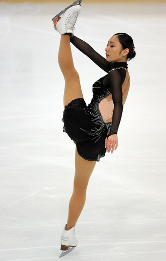 フィギュア・ロシア杯、安藤が逆転優勝 鈴木2位