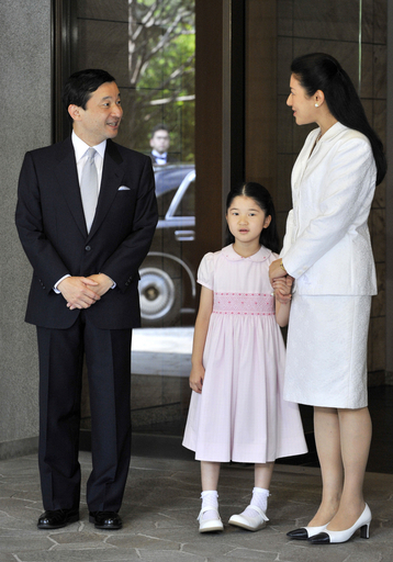 皇太子さまトンガへ出発、国王の戴冠式出席のため