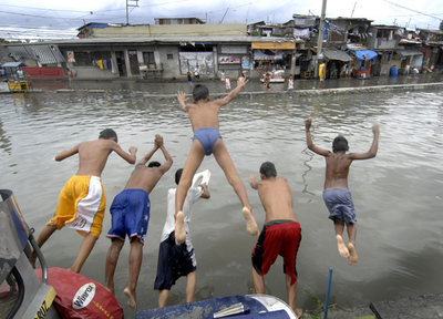 熱帯性低気圧の影響でマニラ首都圏に大雨・洪水