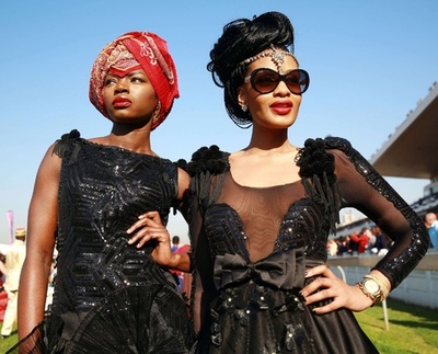 アフリカ大陸最大の競馬レース「ダーバンジュライ」開催、ファッションコンテストも