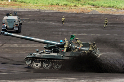 陸上自衛隊、「富士総合火力演習」の予行を実施