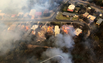 オーストラリア南東部で森林火災、鎮火するもアスベスト飛散の恐れ