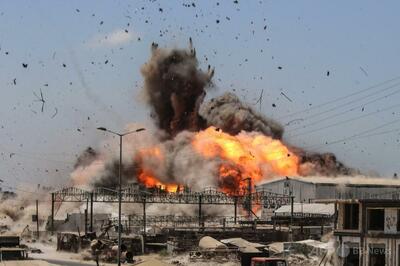 イスラエルが越境「たこ」でハマスに警告 、ガザ空爆で4歳児含む3人死亡
