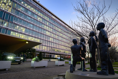 WHOの本部職員2人、新型ウイルスに感染し症状示す