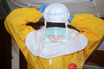 西アフリカで流行続くエボラ出血熱、死者518人に WHO