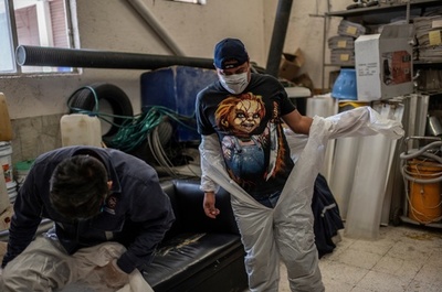 【今日の1枚】二重の防護？ メキシコの火葬場