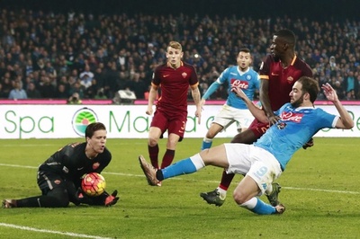 ナポリとローマはスコアレスドロー、GKシュチェスニーが活躍