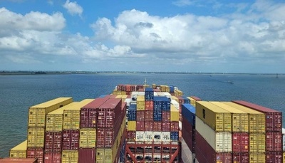 ベルギーのアントワープ・ブルージュ港が米国関税政策の不透明性で収益減