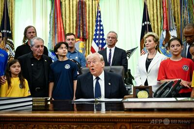トランプ氏、子ども相手に冗談「私とけんかして勝てると思うかい？」