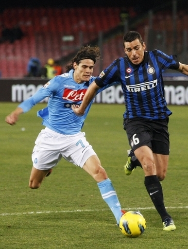 ナポリが不調のインテルに勝利