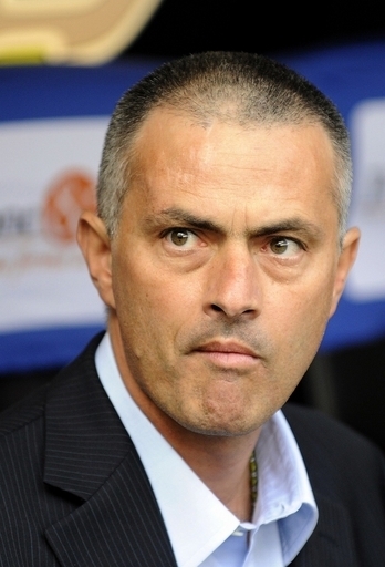 モウリーニョ監督 クルスとアドリアーノを招集外に