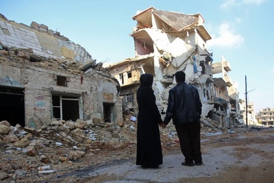 アレッポの東西結ぶ直通バス、運行開始で住民ら数年ぶり帰宅