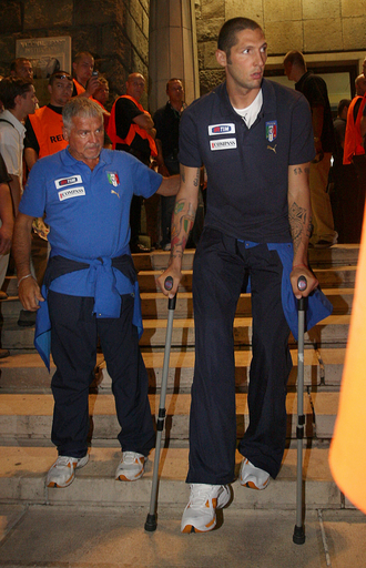 マテラッツィ ハンガリー戦で大腿部を負傷