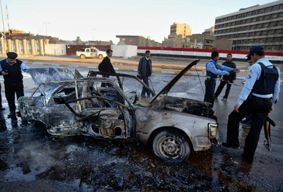 爆発物満載の車両を発見、警察が爆破処理 - イラク