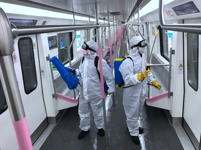 武漢市の地下鉄駅で全面消毒作業、再開に向け設備を調整 中国
