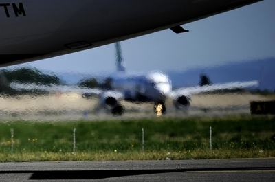 伊格安航空が経営難で運航停止、予約30万件残し