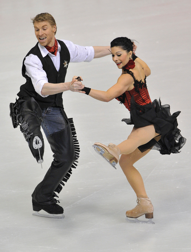 デロベル／ショウエンフェルデール 欧州選手権アイスダンスCDで首位に