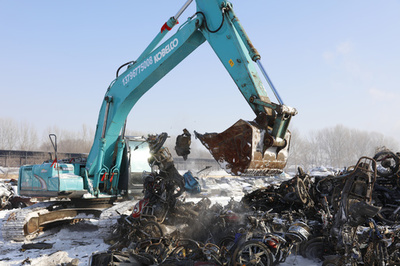 自動車事故を偽装し保険金を152回詐取 中国で詐欺グループ30人を摘発