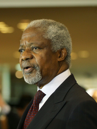 アナン国連特使がシリア入り、ホウラの「虐殺」を非難