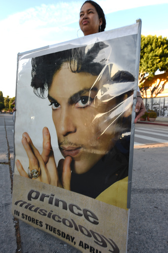 プリンスさんの遺産相続人は6人のきょうだい、米裁判所