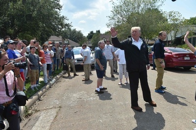 トランプ大統領、ヒューストンを訪問 ハリケーン被災地視察