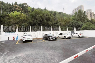 「10分で完了」の集中型急速充電ステーションが運営開始 中国・湖北省