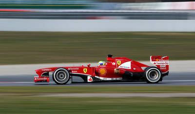 ウェーバーが初日トップタイムを記録、バルセロナ合同テスト