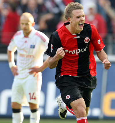 フランクフルト ホームでハンブルガーを降す