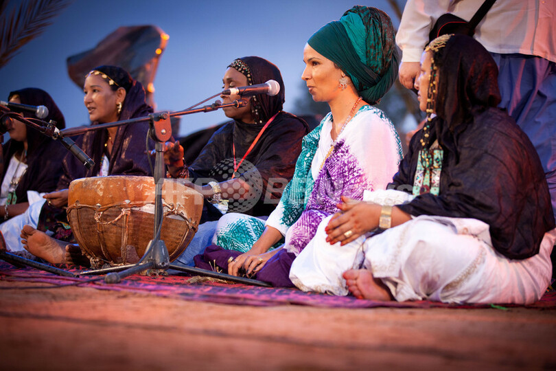 「歌うことは人類共通の権利」、騒乱のマリを逃れた女性歌手