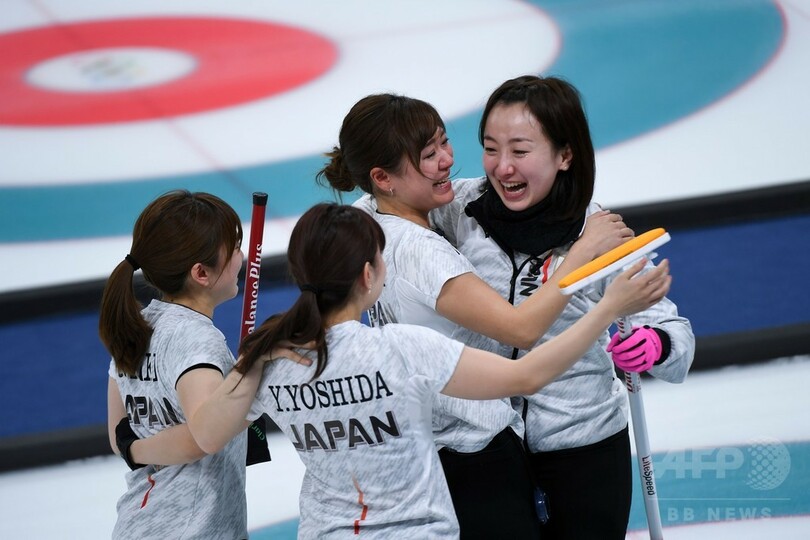 日本がカーリング女子で銅メダル、英国との接戦制す