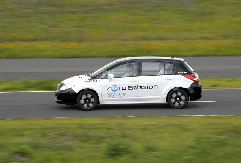 日産自動車、EV実験車両を公開