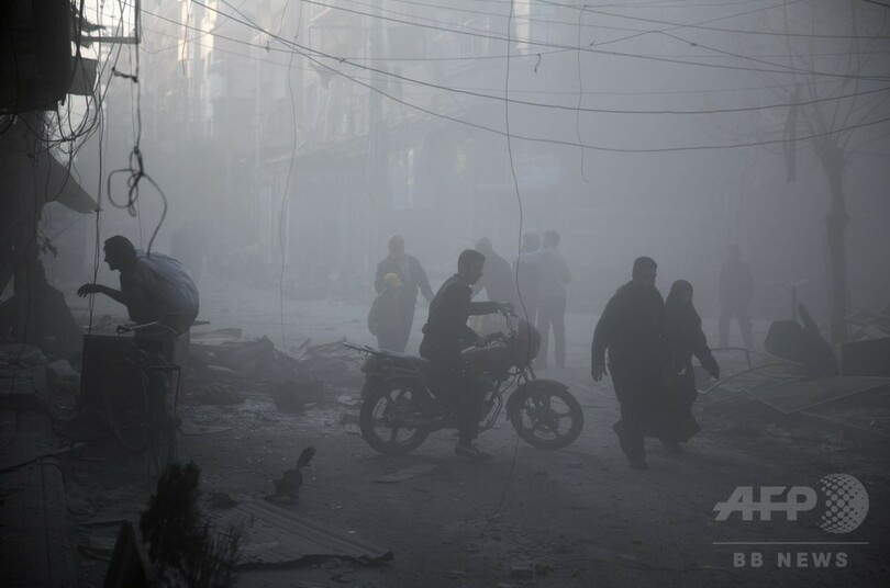 シリア首都近郊の空爆で民間人23人死亡、ロシア軍の攻撃か