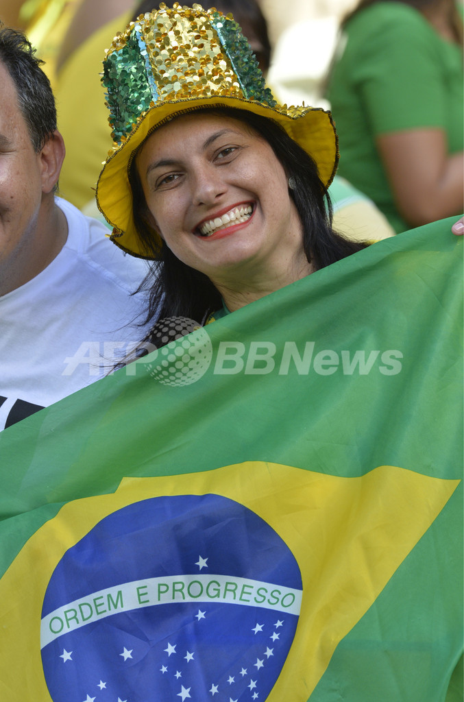 ブラジル美女から日本人サポーター、マスクマンまで・・・コンフェデ杯を盛り上げたサポーター
