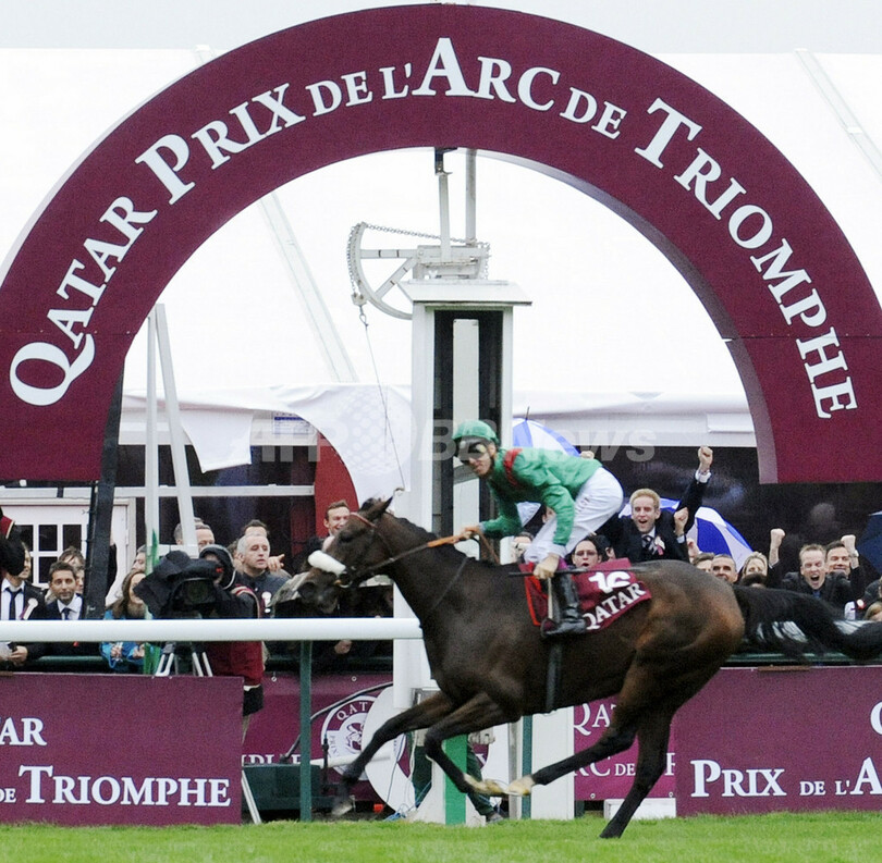 第87回凱旋門賞 3歳牝馬ザルカヴァが制す