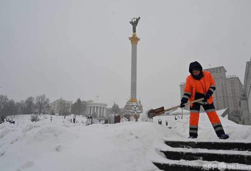 「除雪車で逮捕しに来て」雪かきさせたくて殺人でっち上げ ウクライナ