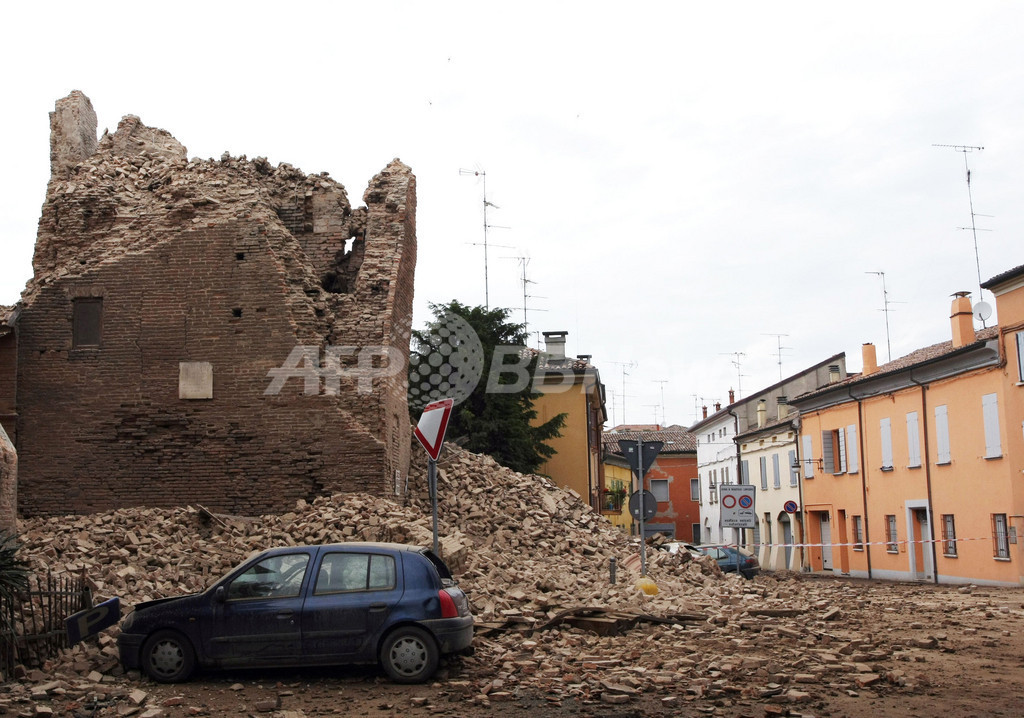 イタリア北部地震でチーズ30万個に被害 被害額250億円以上 イタリア北部地震でチーズ30万個に被害 被害額250億円以上