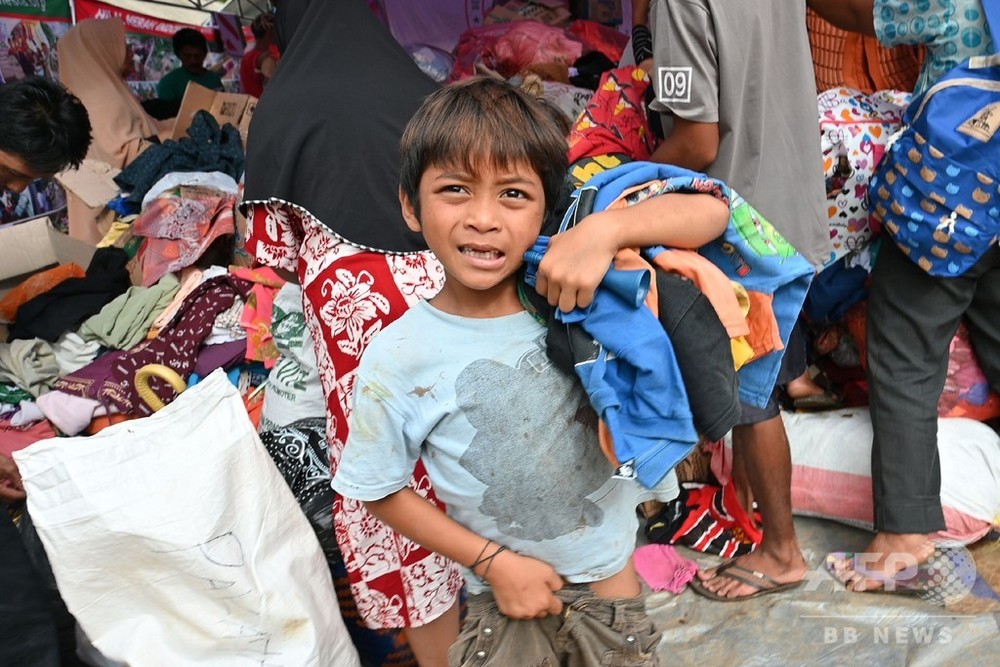 インドネシア津波 避難所では必需品足りず 死者数は429人に 写真10枚 国際ニュース Afpbb News