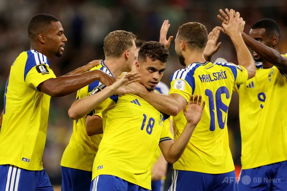 スウェーデンがチュニジアに5発快勝、W杯グループF首位に