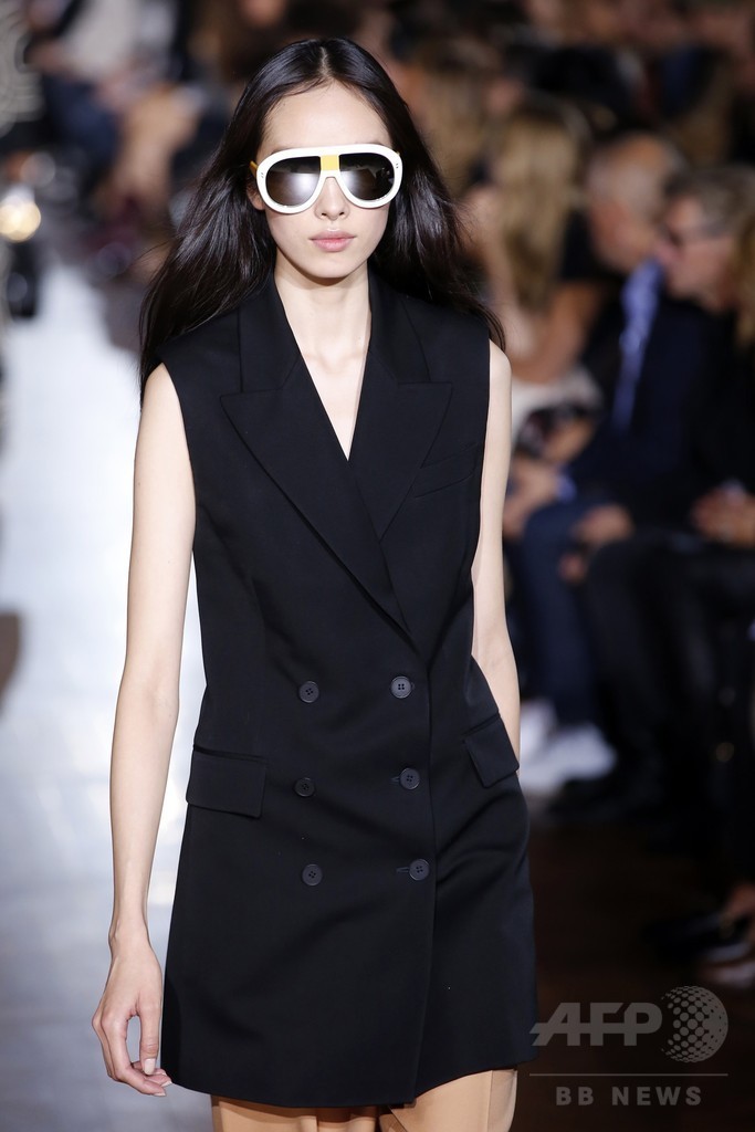 「ステラ マッカートニー」16年春夏コレクション