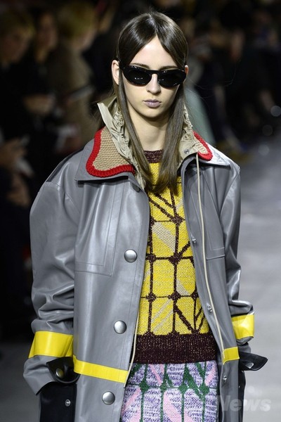 ＜14/15年秋冬パリコレクション＞ミュウミュウ